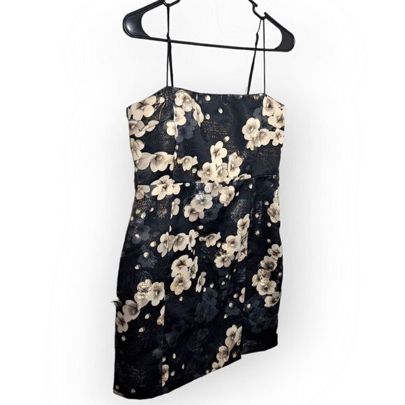 Urban Outfitters Packer Notched Mini Dress in Metallic Floral size Medium - Picture 4 of 10